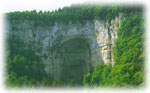 La grotte Sarazine et son porche de 100m